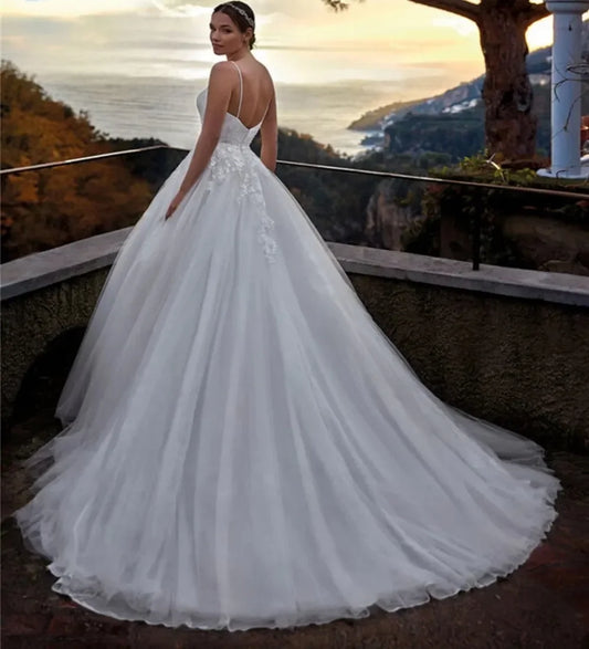 Simple Elegant A swing wedding dress Sexy Italian strap V-neck backless with floor length beach garden bridal party dress