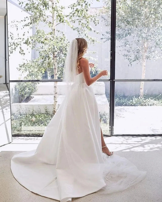 Simple Pleat V-neck Wedding Dress High SIde Slit Princess Bride Dress Bridal Gowns Back Buttons With Tail Marriage Gowns