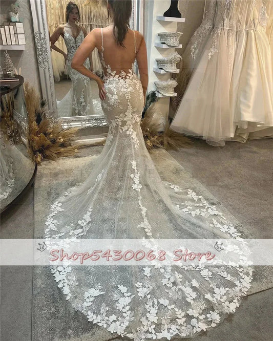 Sexy Lace Mermaid Wedding Dresses Shiny Spaghetti Straps Bridal Gowns Sweep Train Vintage Appliques Country Wedding Gowns