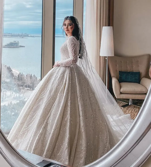 Luxurious White Ladies Wedding Ball Dress With Sequin Long Sleeve Crystal Sparkling Beaded O-Neck Long Train Dubai Bridal Gown