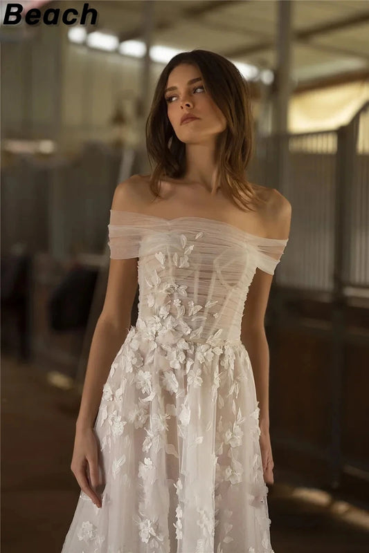 Beach Gorgeous Wedding Dress Strapless Backless Lace Applique Bride Dress A Line Train Wedding Gowns Vestido Novia 2024