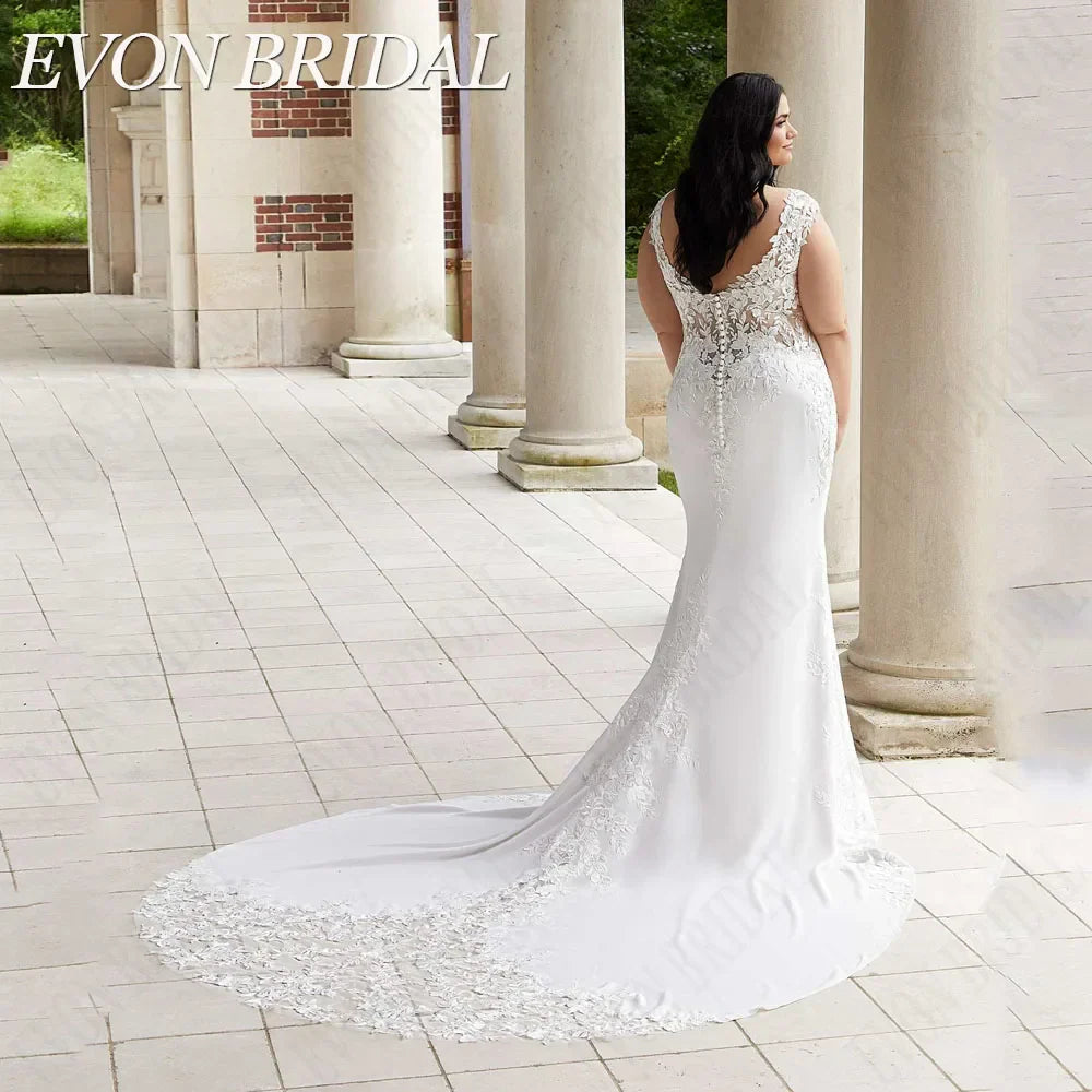 Plus Size Wedding Dress for Big Women V-Neck Mermaid Applique Bridal Gown Button Cap Sleeves Vestido De Noiva