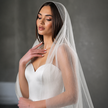 Minimalist Wedding Veil Pleated Bridal Veil Bride Accessories 1 Tier Elbow Fingertip Waltz Length Veil with Comb V192