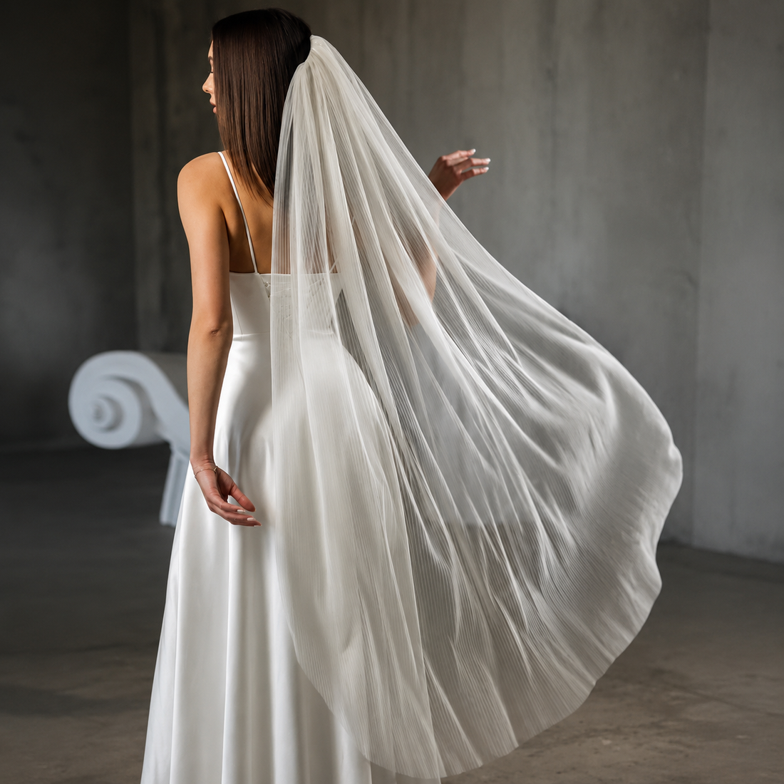 Minimalist Wedding Veil Pleated Bridal Veil Bride Accessories 1 Tier Elbow Fingertip Waltz Length Veil with Comb V192
