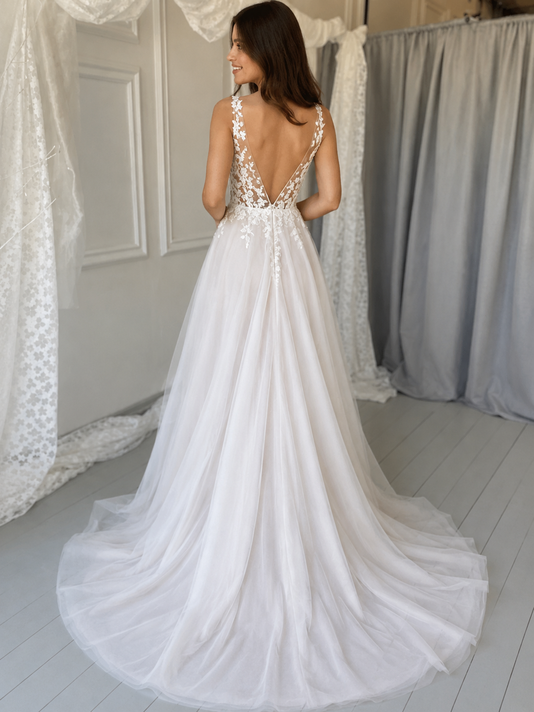 Simple Wedding Dress V-Neck Wilth 3D Flowers Sleeveless A-Line Tulle Bridal Gown Floor Length Charm