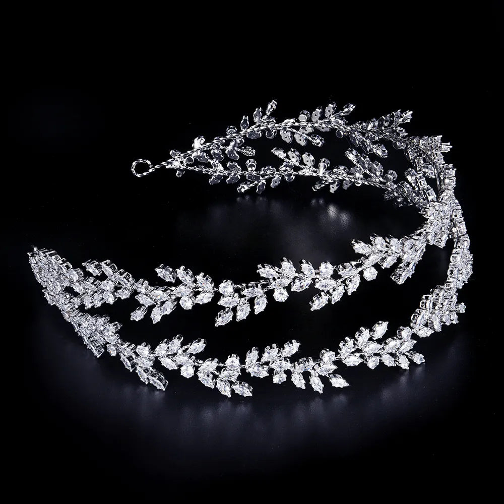 Bandons en cristal Couronnes nuptiales de luxe Elegant Headwear Prom Hair Wear Wedding Jewelry CZ Tiaras