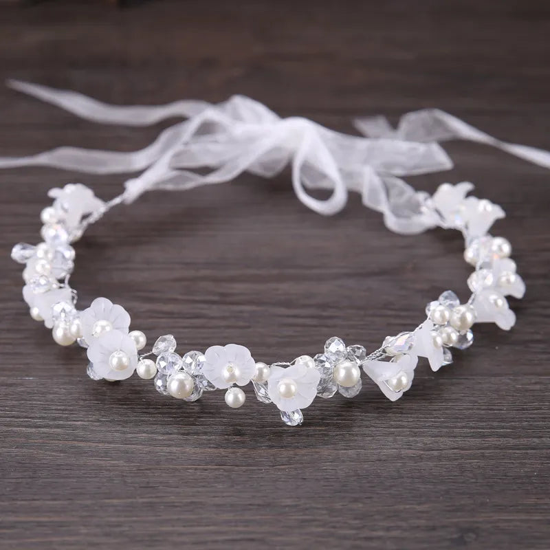 Nuevas bandas de cabeza de pelo de cristal de moda para mujeres accesorios para el cabello de boda hechas a mano Tiaras de flores de perlas blancas coronas