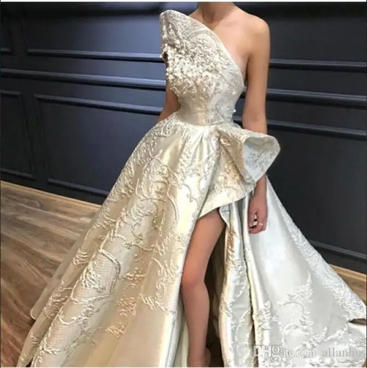 Luxe kanten Appliqued Wedding Dress Princess Sexy High Side Slit Strapless A-Line trouwjurk Backless vloerlengte bruid jurk