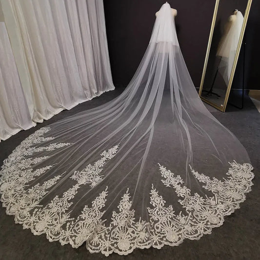 Echte foto's 2 t Long Lace Wedding Veil 4 meter witte ivoren bruidssluier met kam blusher bruid kopstuk bruiloft accessoires