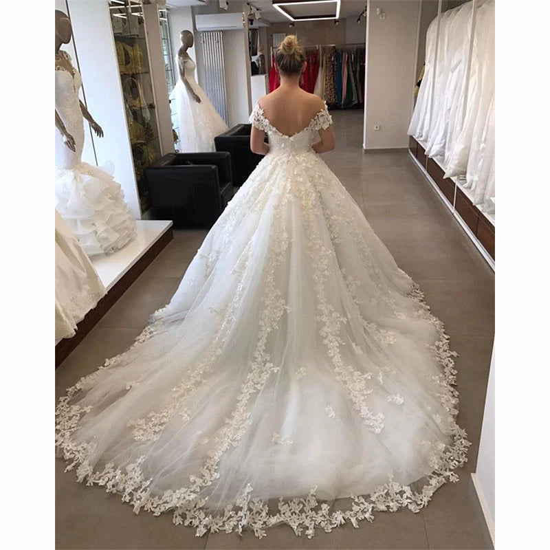 customized Off The Shoulder Puffy Ball Gown Wedding Dress Appliques Tulle V Neck Lace Wedding Gown backless Robe De Mariee