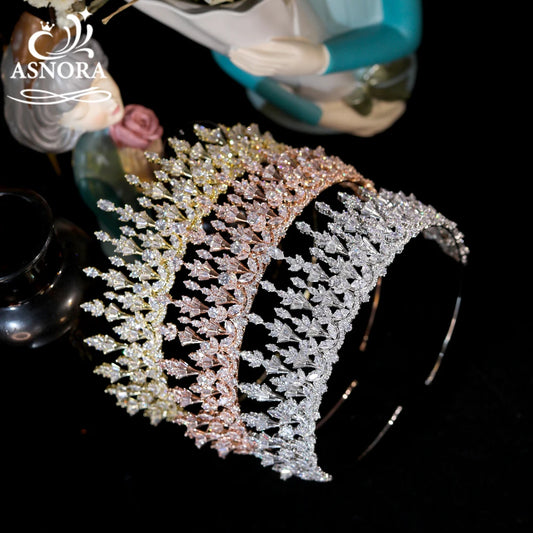 Luxe bruid tiara bruiloftskronen voor dames kristal haaraccessoires unieke bloemenelementen kuur kircon sieraden