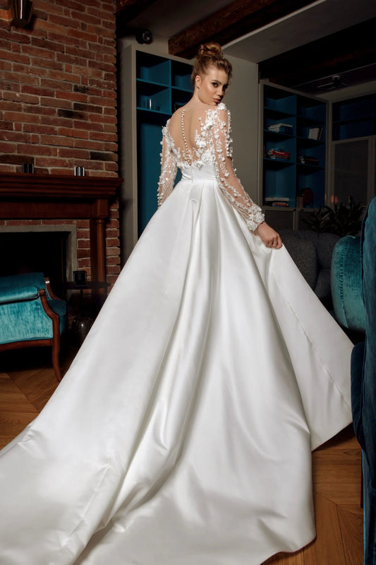 Bordado de encaje en 3D un vestido de novia de línea línea mangas larga falda de satad brote de la altura delantero de la novia.