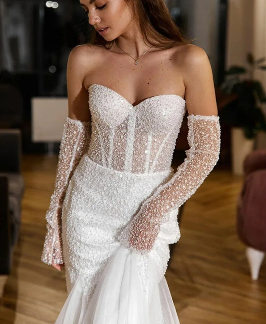 Vintage Mermaid Wedding Dresses Embroidered Lace On Net Bridal Gowns V-neck Sleeveless Appliques Gowns Backless Robe De Mariee
