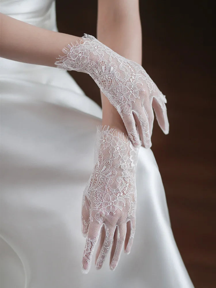 Short Bridal Gloves Vintage Flower Long Wristband Wedding Glove For Women Girl Party Evening Dress Jewelry Bride Accessories