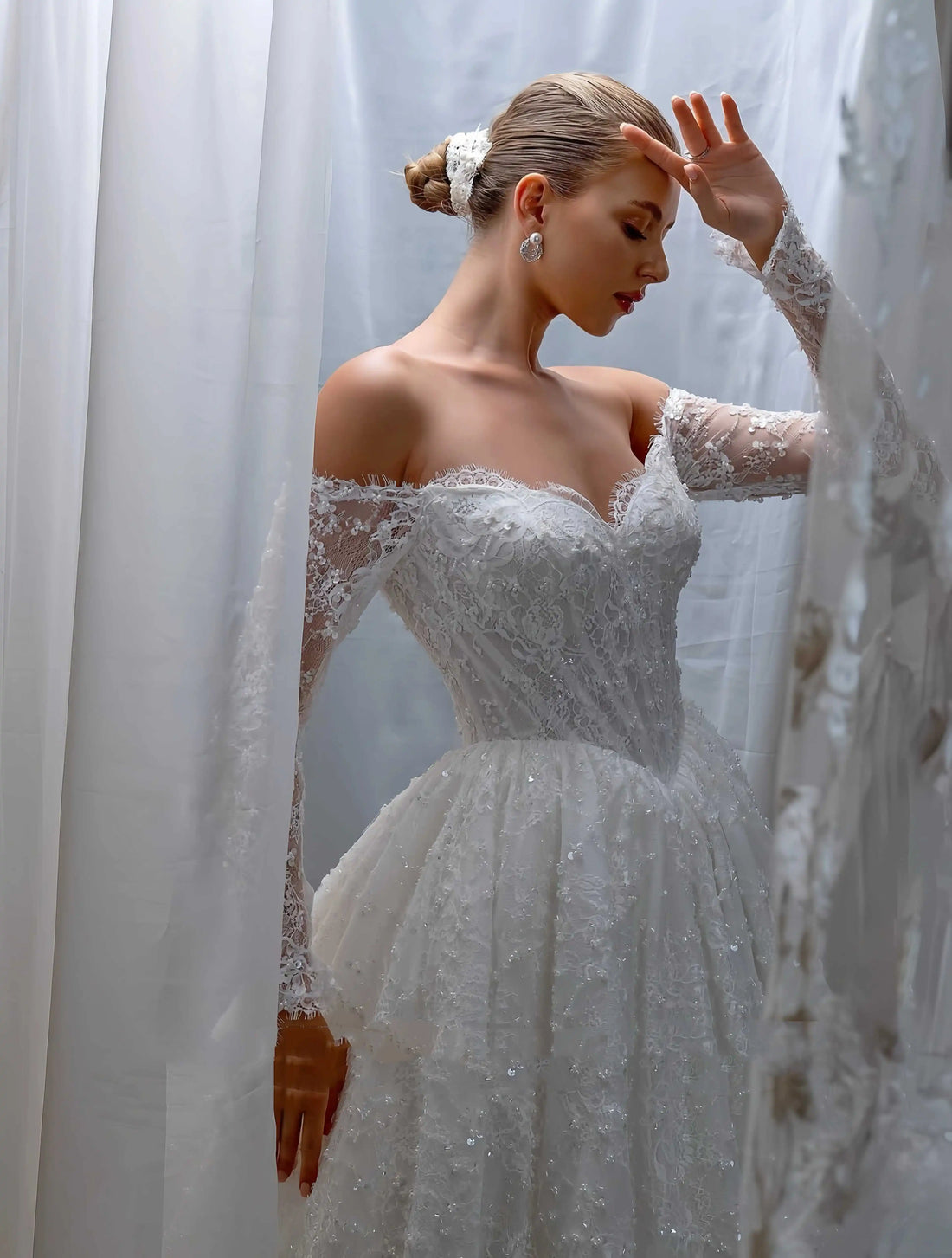 Customized Luxury Lace Wedding Dresses Off Shoulder Long sleeves Ball Gown Floor Length Bridal Gown Vestidos De Novia