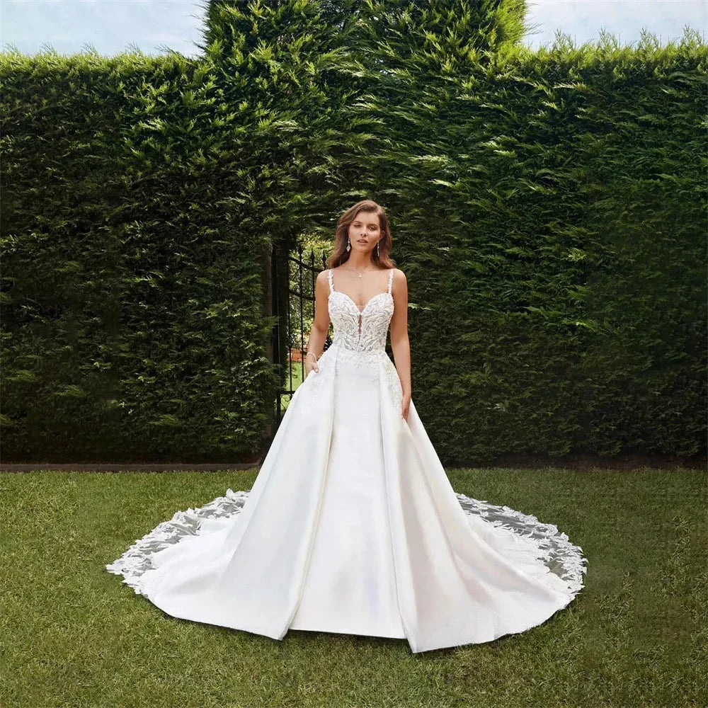 Customized  Sexy Sweetheart A-Line Satin Wedding Dress Lace Applique Beaded Spaghetti Strap Bridal Gown Princess Bride Dress