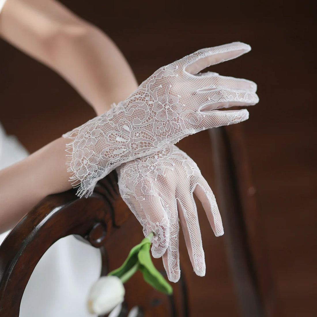 Short Bridal Gloves Vintage Flower Long Wristband Wedding Glove For Women Girl Party Evening Dress Jewelry Bride Accessories