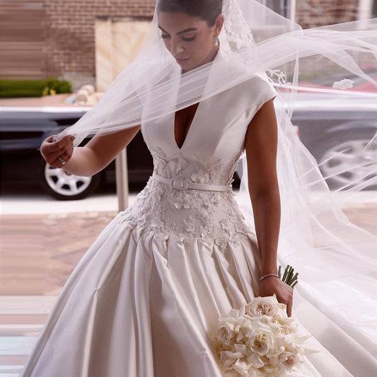 Vestido de novia de satén de encaje 3D de alta calidad con cinturón elegante Ilusión en V Ilusión bohemia Vestidos SW015