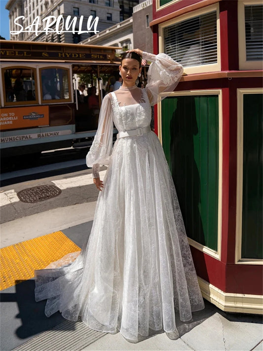 Deux voies portant une robe de mariée en ligne robe nuptiale longue satin avec ceinture de longues manches de lanterne robes de mariée moderne robe de mariee
