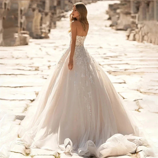 Klassieke A-lijn trouwjurken Strapless mouwloze bruidsjurken Lace Appliques Exquise Rozes voor bruid vestidos de novia