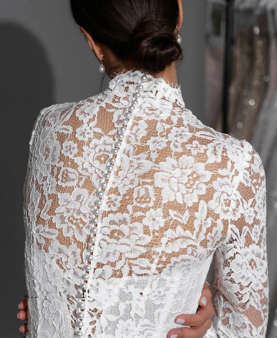 Classic Lace Mermaid Wedding Dress Long Sleeves V-neck Pearls Buttons Bridal Gown Elegant Bridal Dress Brides Vestido De Noiva