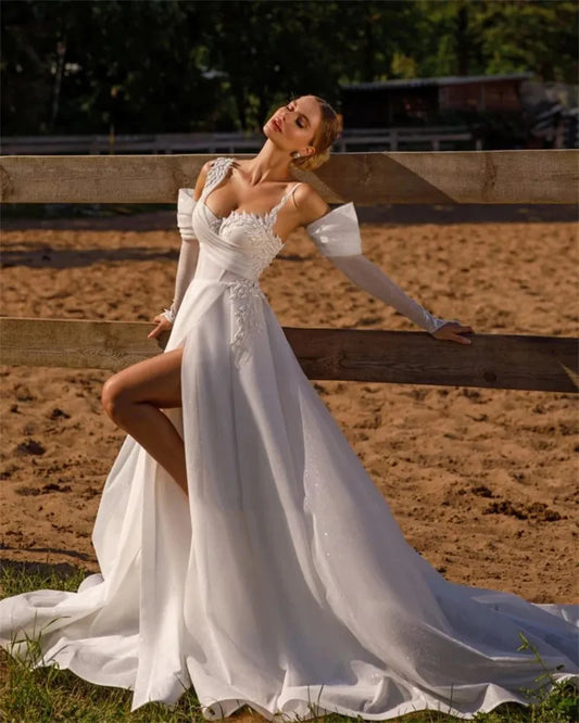 Belles robes de mariée de plage applications en dentelle se déshabiller dans les robes nuptiales à épaule élevée à manches longues romantique sans dos