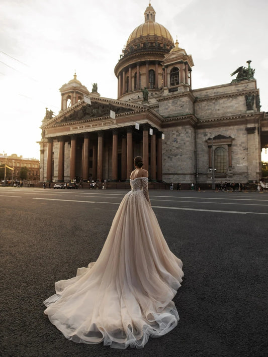 Витончене від плечового весільного плаття іскристого блискітного плаття для перлини для нареченої розкішної A-лінії довгих весільних халатів халат де Маріє