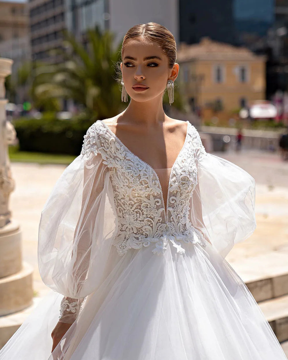 Customized Luxury Wedding Dress 2025 Ball Gown Puffy Long Sleeves Lace Appliques Tulle V Neck Bridal Gown Princess Bride Dress
