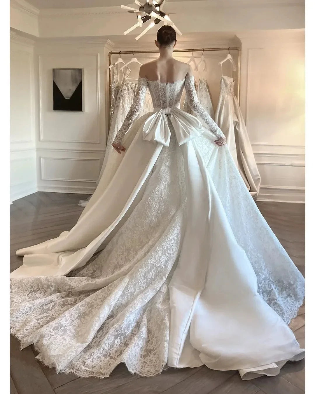 Customized Luxury A-Line Wedding Dresses Long Sleeve Ball Gown Wedding Dress Bow Princess Bride Vestido de Noiva