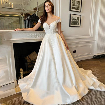 Custom Modern Satin Wedding Dresses Off the Shoulder Lace Appliques Pleat Chapel Train for for Bridal Vestido De Casamento