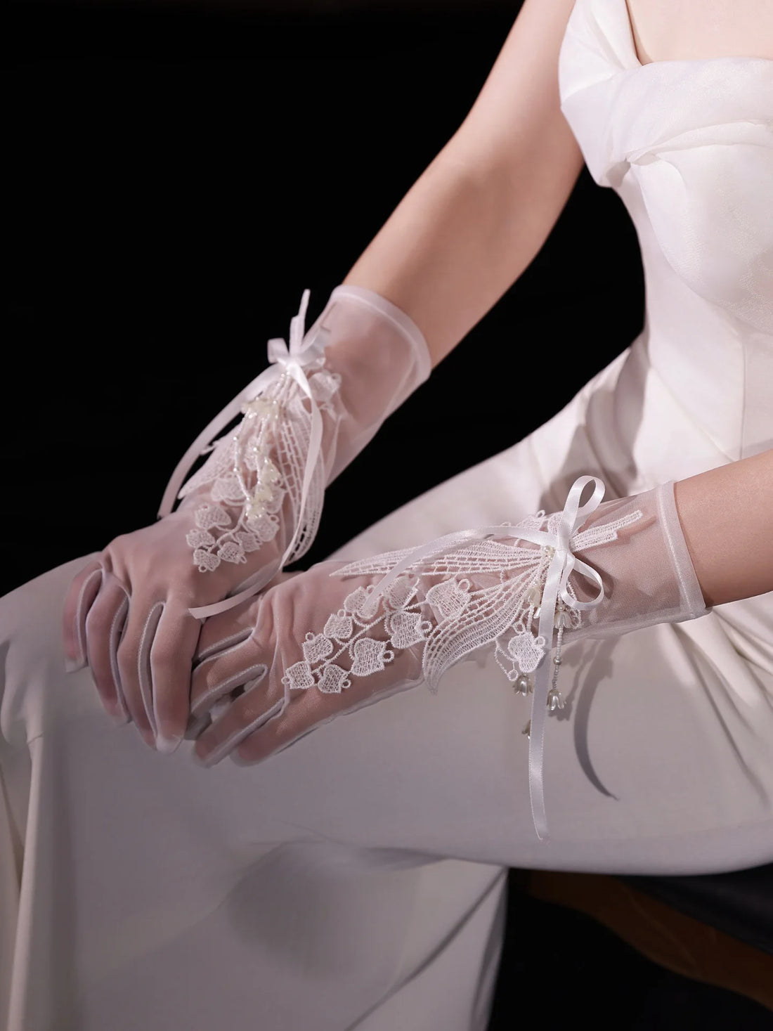Short Bridal Gloves Flower Pearl Wedding Glove For Women Girl Party Evening Dress Jewelry Brides Accessories