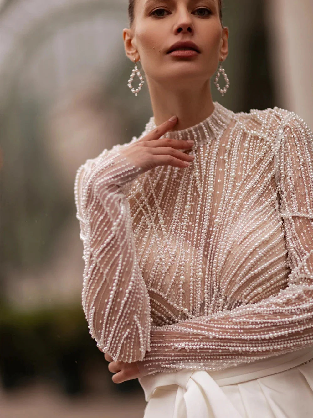 Modest Long Sleeve Wedding Dress Sparkly Hand-made Pearls Bride Robe Elegant A-line Satin Long Bridal Gown Robe De Mariée