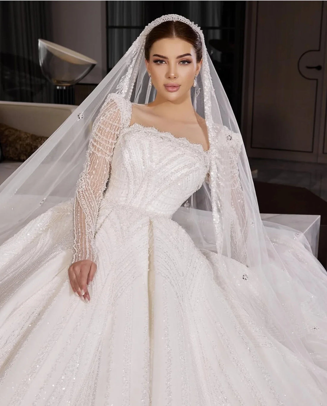 Customized  Luxury White Wedding Dresses Strapless Long Sleeved Puffy kirt Elegant Women's Bridal Dress Vestido de novia