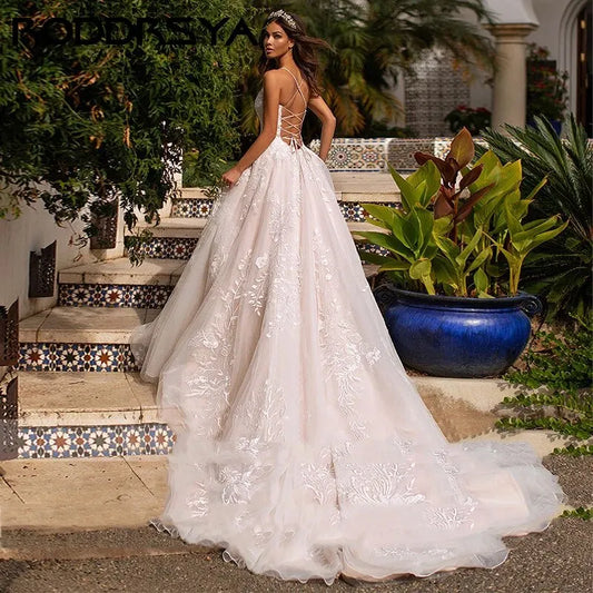 Romantic Tulle Applique Princess Wedding Dress Simple Spaghetti Strap Brautkleid Sexy V-Neck Lace Up Back Bridal Gown