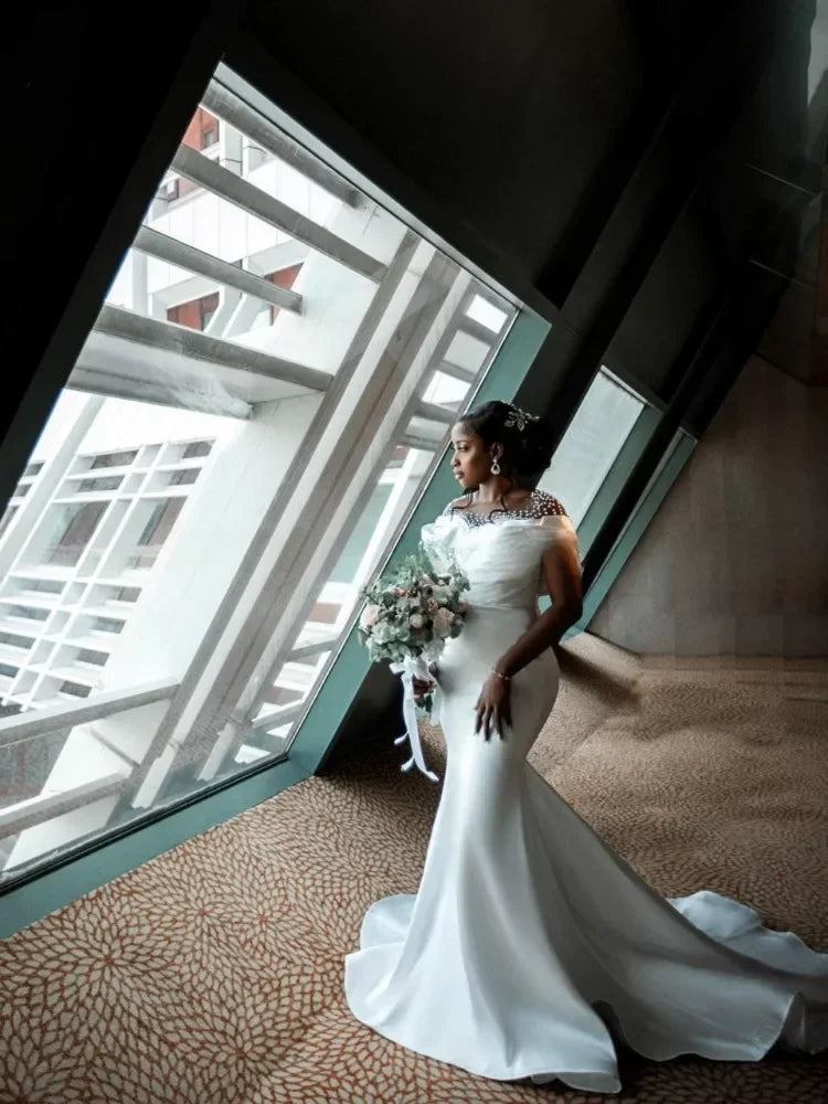 Customized White Mermaid Wedding Dresses for Black Bride Sheer Neck Pearls Beading Satin Africa Garden Bridal vestidos de novia