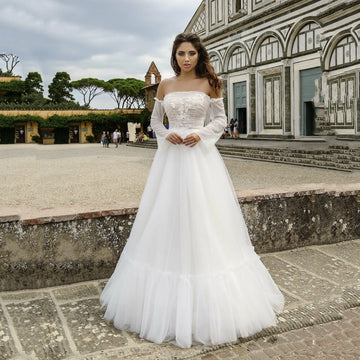 2025 Luxury Wedding Dresses Lace Applique Tiered Tulle Off Shoulder Long Sleeves Brides Gown Corset Bridal Dress Customized