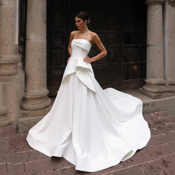 Vintage Satin Wedding Dresses 2025 Strapless Pleated Luxury Wedding Gown Layered Skirt Elegant Women Bridal Dress Customized