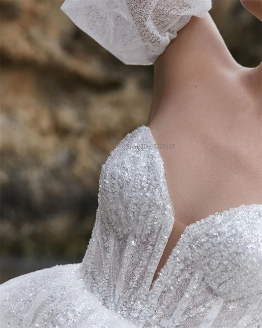 Robe de mariée charmante en V-Leck A-Line Short Puff Sleeve Bridal Robes Made Made de Mariee Vestido de Novia