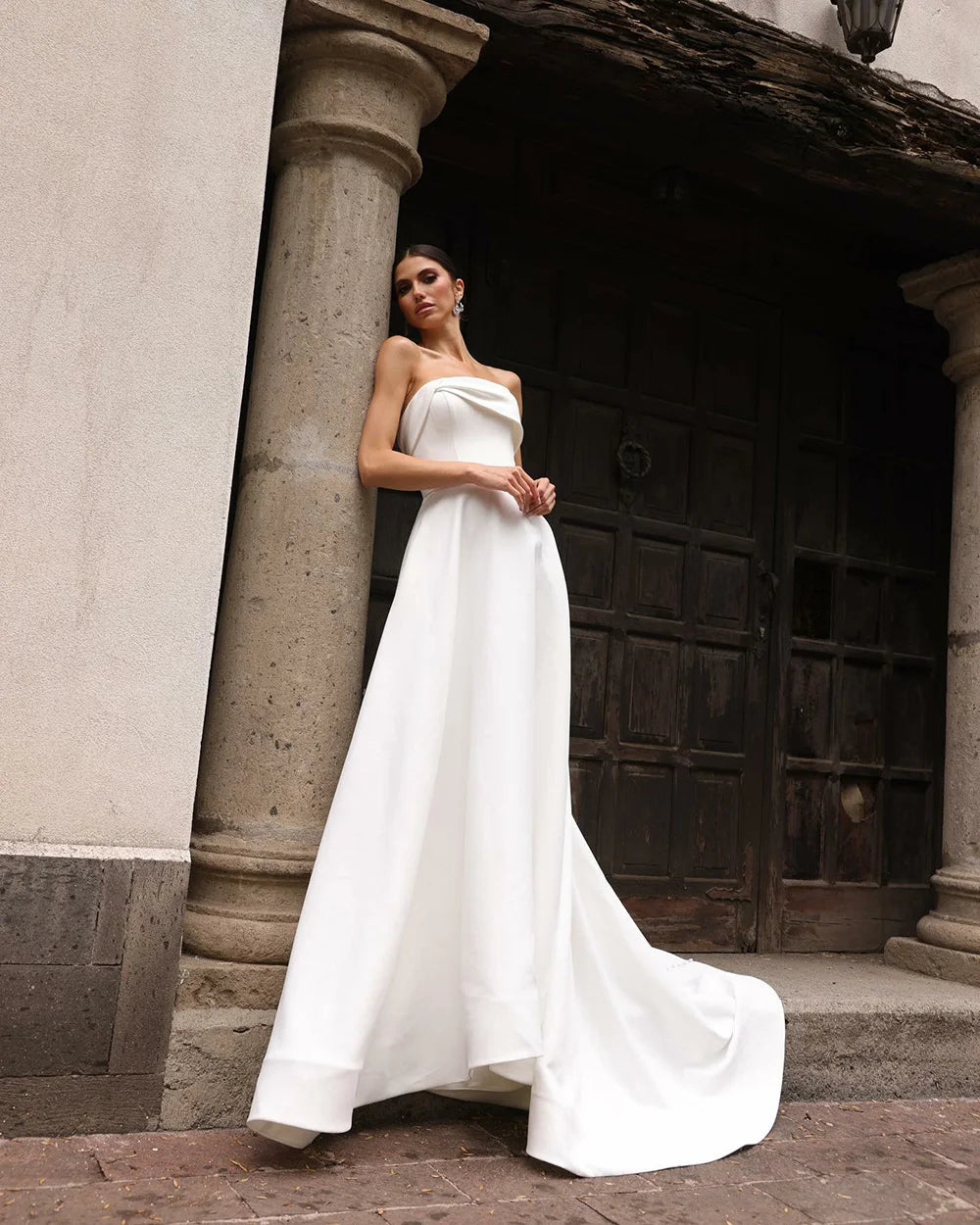 Vintage Satin Wedding Dresses 2025 Strapless Pleated Luxury Wedding Gown Layered Skirt Elegant Women Bridal Dress Customized