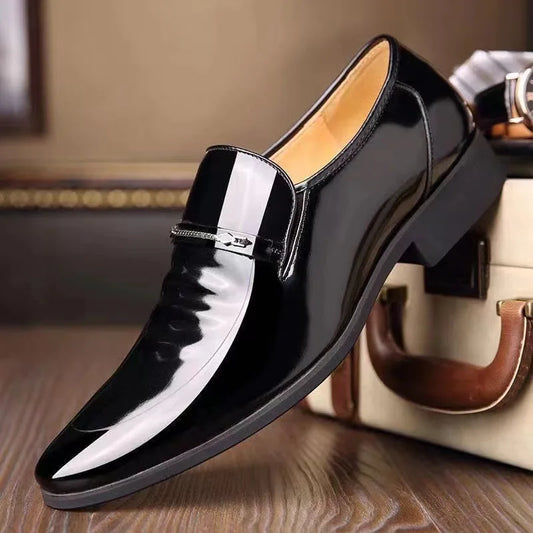 Business Luxury Chaussures en cuir oxford Men Breatte Patent Leather Chaussures formelles plus taille Man Office mariage appartements mâle noir