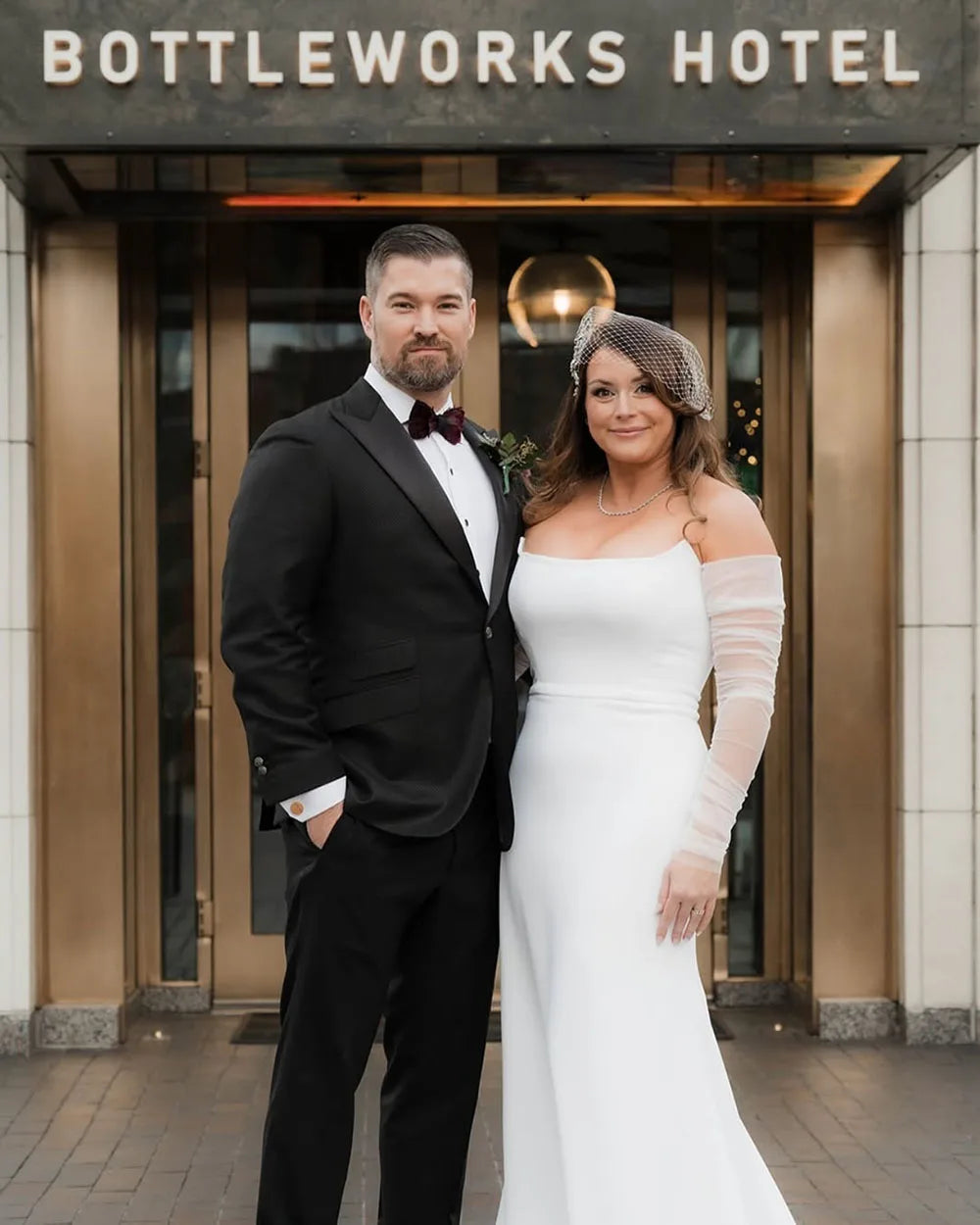 Customized Off Shoulder Long Sleeve Wedding Dress With Buttons Elegant Women Plus Size Bridal Gown Loong Tail for Bride