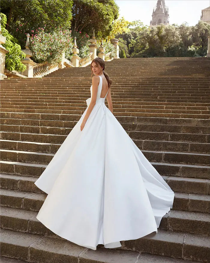 2025 Satin Wedding Dresses Square Neck Backless Elegant Bridal Dress A Line Sleeveless Luxury Long Bride Dress Customized