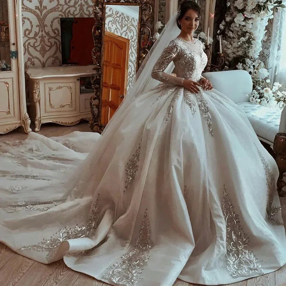Luxurious 2025 Princess Ball Gown Wedding Dresses Lace Appliques O-Neck Bridal Gowns Chapel Train Customized Vestido De Noiva