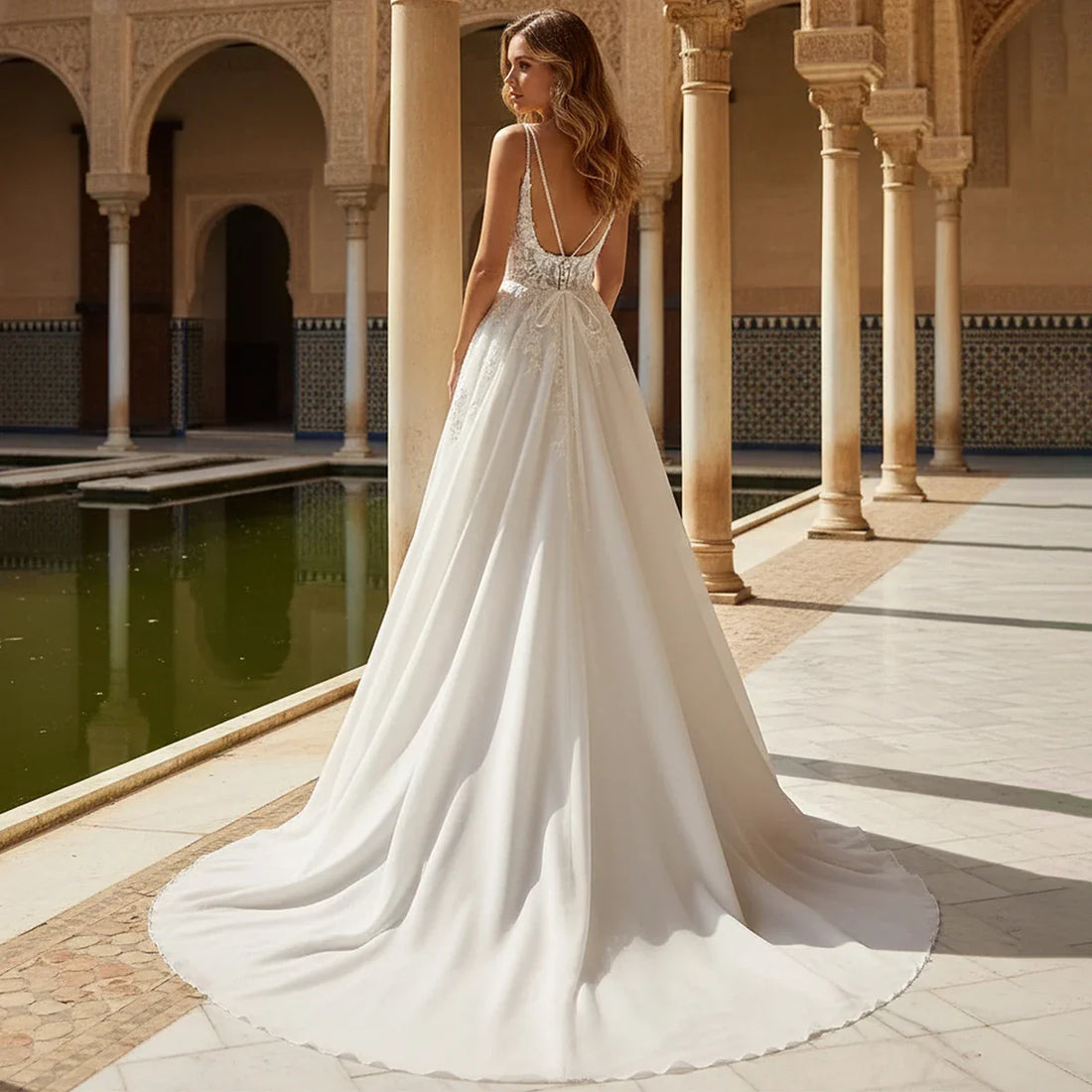 Luxury Lace Wedding Dress Romantic Train Illusion Top Hand Beaded Long Bridal Gown for Party Elegant White Wedding Dress