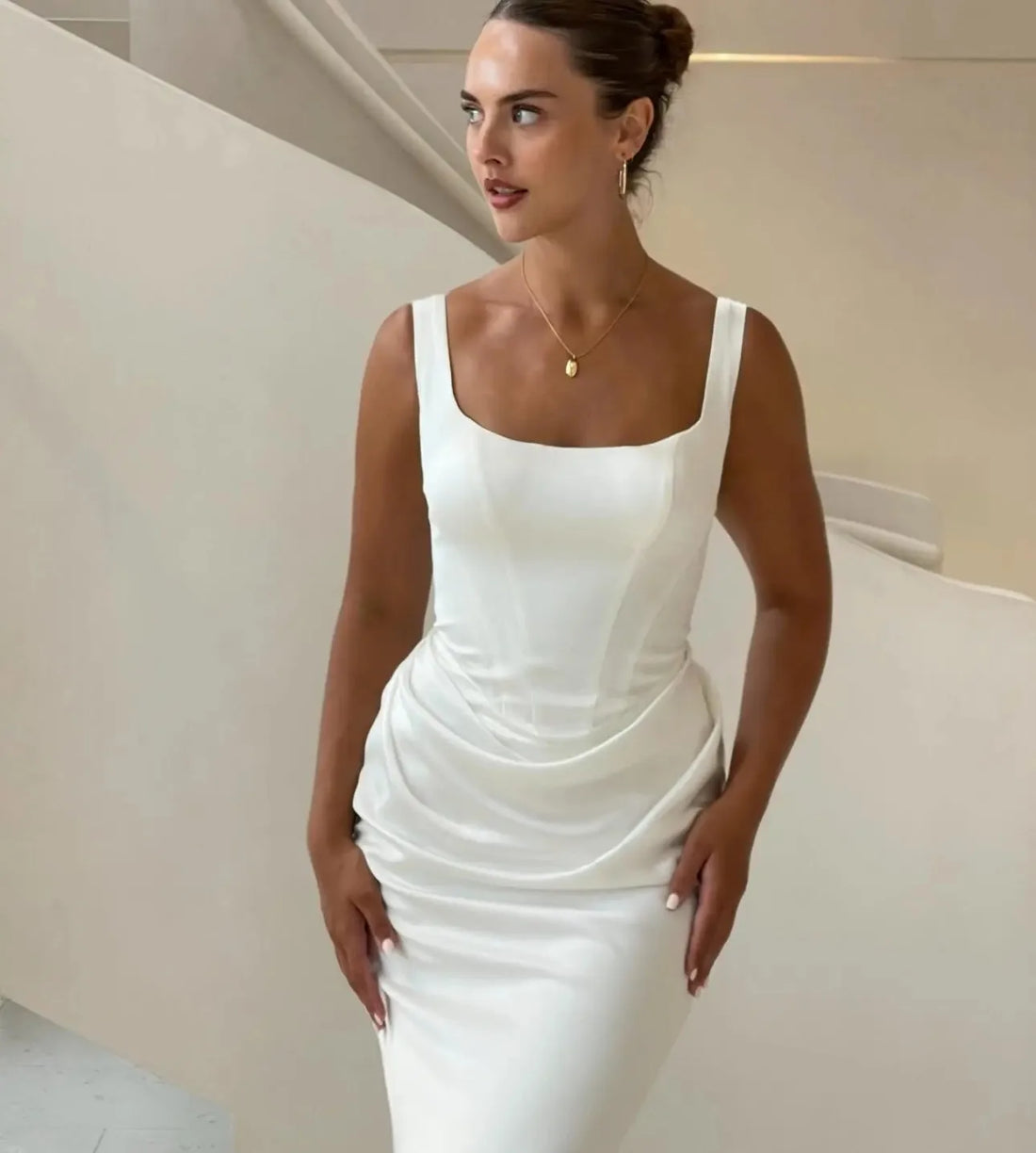 Elegant Mermaid Wedding Dress 2026 Scoop Neck Wide Straps Pleated Satin Sweep Train Bridal Gown Customizable Vestido De Noiva