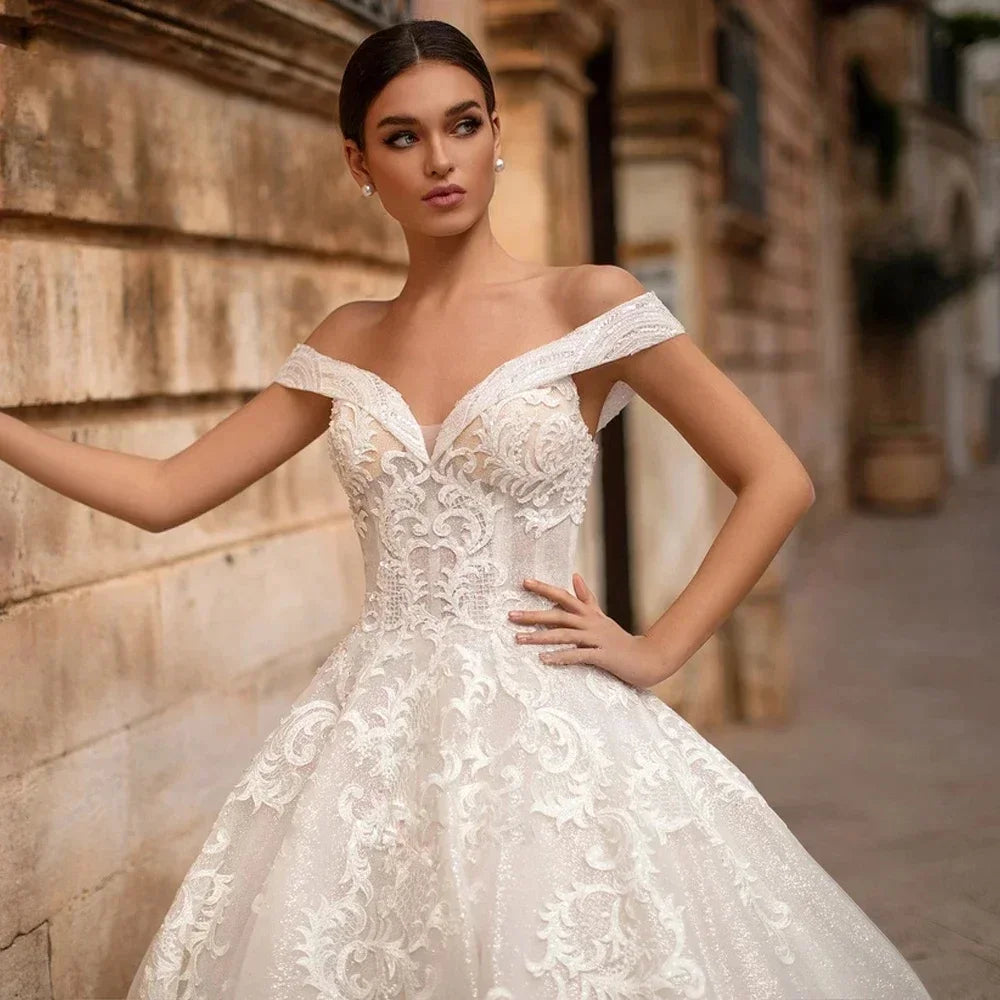 Customized  Elegant Off Shoulder Wedding Dress Sexy Sweetheart collar Sleeveless Lace Bridal Dress Floor Length Ball Gowns