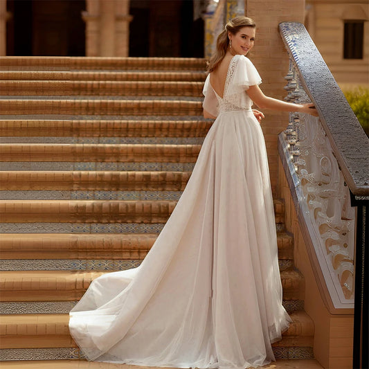 Vestido de noiva romântico de decote em V Perfeito para Mulher Tullus Ilusão de Tule Mangas Curta com Trem Vestidos de Bridal sem costas