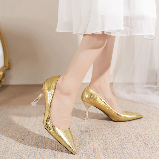 Pompe d'argento in oro in oro in oro di lusso da donna 2023 Nuovo slittamento su tacchi alti scarpe da sposa con scarpe da festa puntate di punta