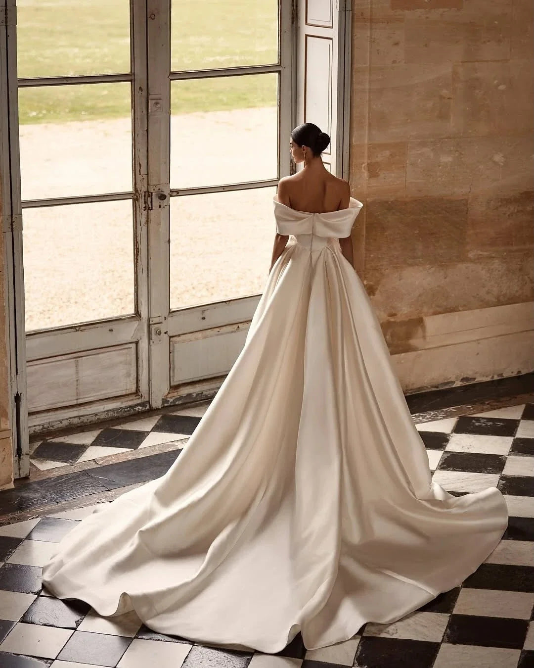 Customized 2025 Off Shoulder Satin Wedding Dress Vintage Bride Dress Folded Elegant Women Bridal Gown Vestido De Novia