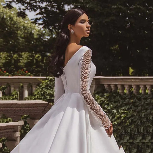 Просте атласне весільне плаття 2024 на човні на шиї з повним рукавом довгі сукні старовинні кнопки бісерні елегантні сукні